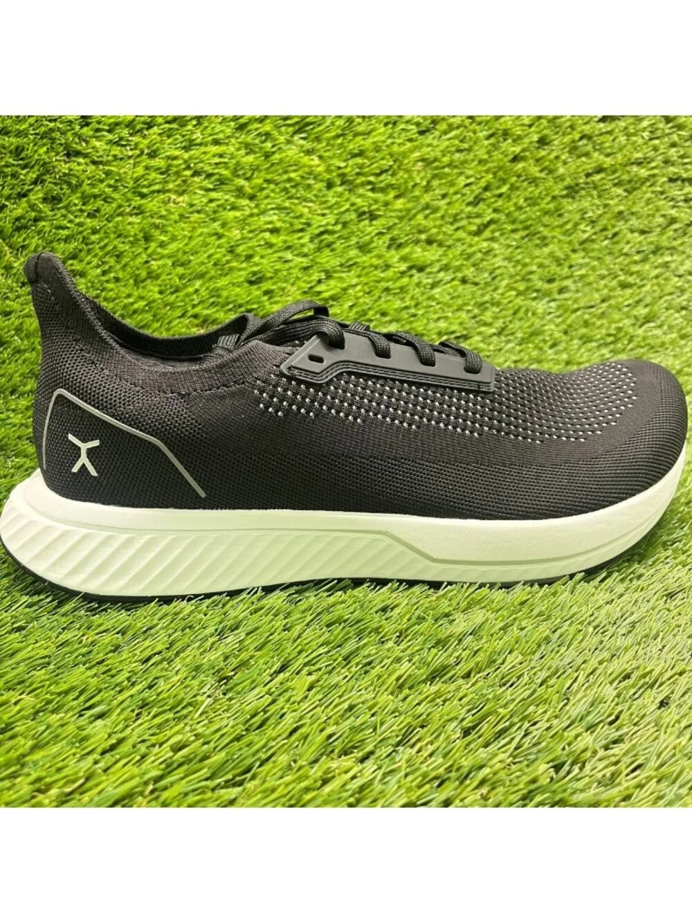 Flux Footwear Adapt Runner Black White Mens Size 13 Athletic Knit Shoes Sneakers